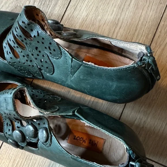 Miz Mooz Dark Green Leather Cutout Mary Jane Heels - Picture 4 of 11